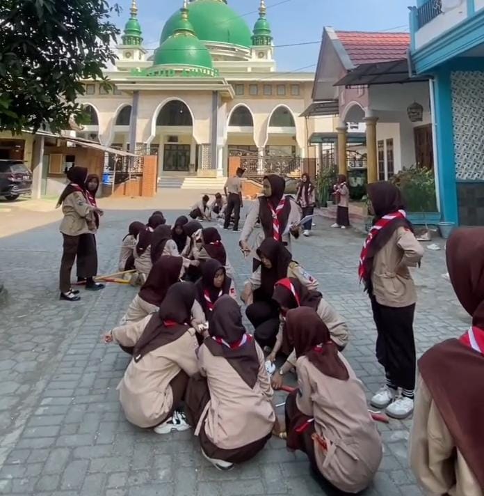 Upacara Hari Pramuka ke-65 dan Pelantikan Dewan Ambalan MA Miftahul Ulum Dampit Gugus Depan 07.15.193–07.15.194